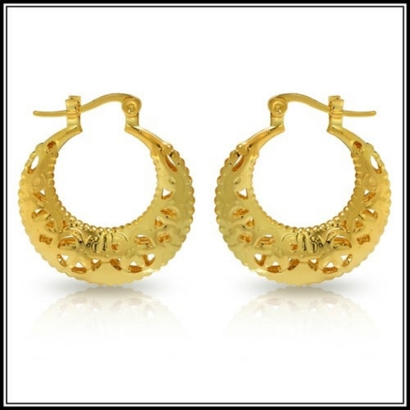 💫14k 💫Yellow Gold Overlay Moon Clasp Earrings - Picture 5 of 11